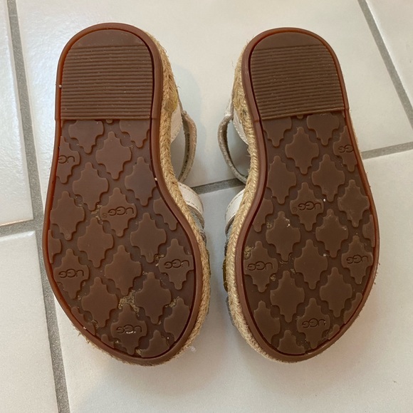 ⭐️HP⭐️UGG espadrilles for your little fashionista! - Picture 4 of 4